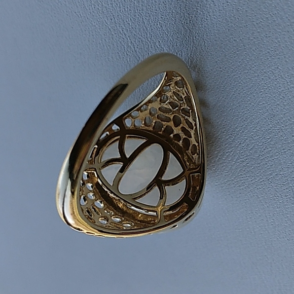 YG Moonstone Ring - Picture 5 of 9